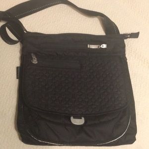 NWOT Sherpani Jag LE Crossbody